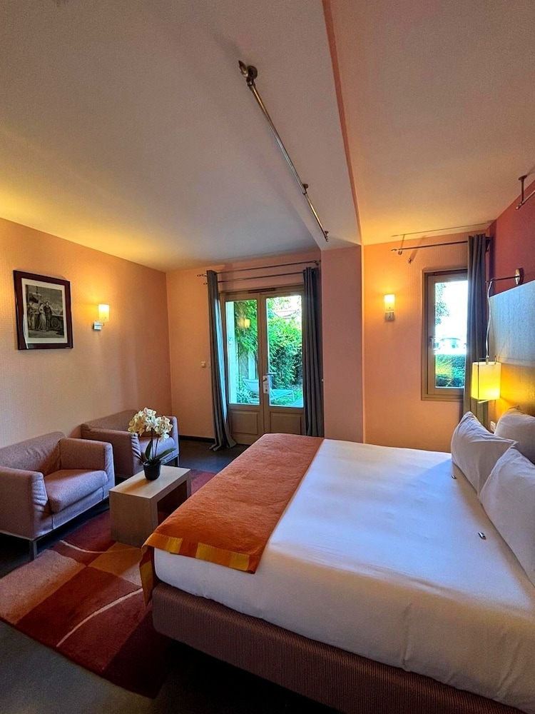 Hotel the Originals Le Jules Verne 17/70