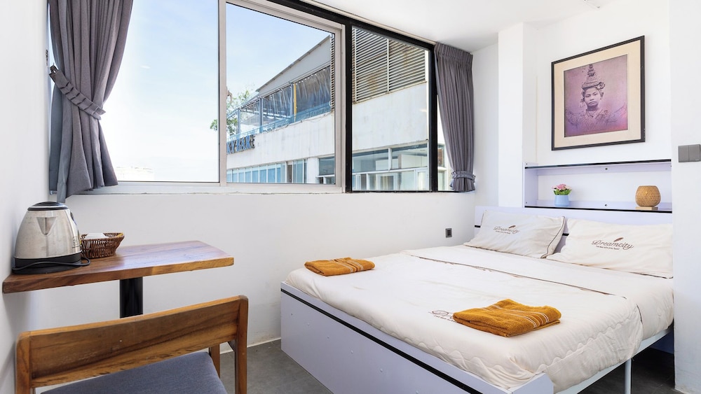 SKY HOTEL Central Phnom Penh - Rooms & Apartments 11/50