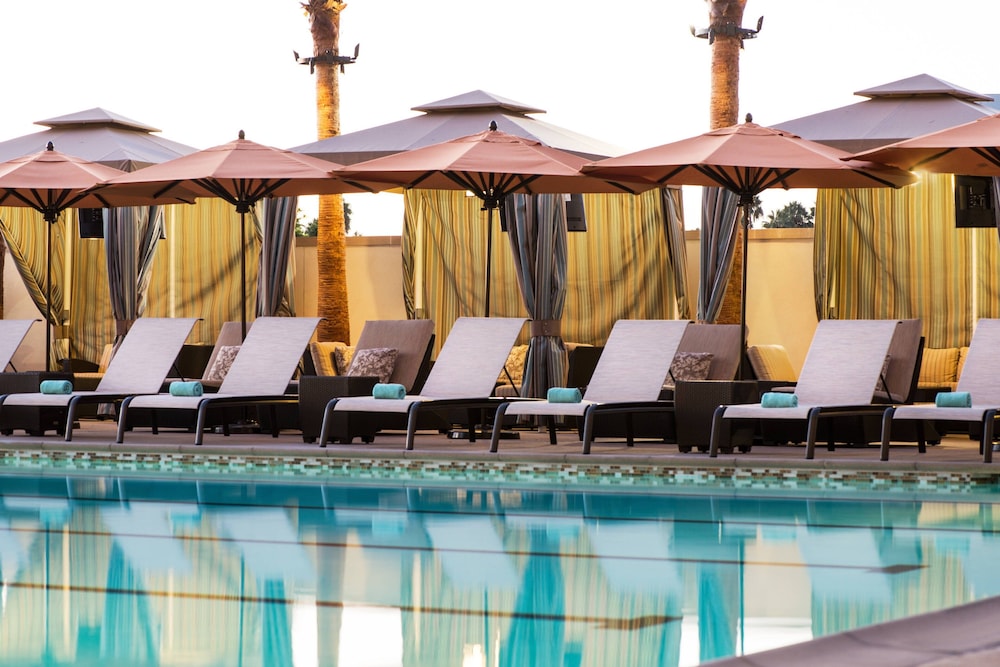 Courtyard Irvine Spectrum 5/73