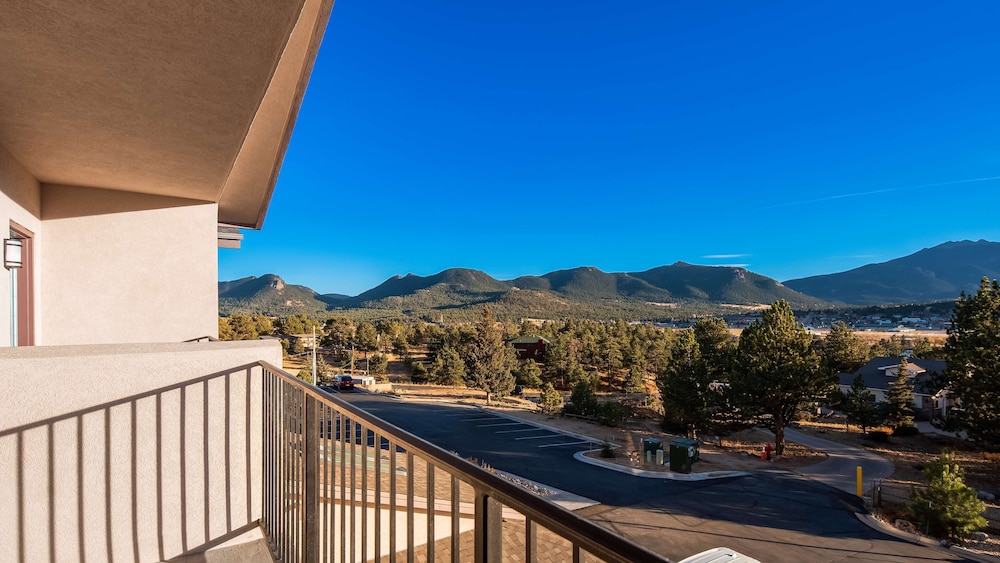 Best Western Plus Silver Saddle Inn 3/43