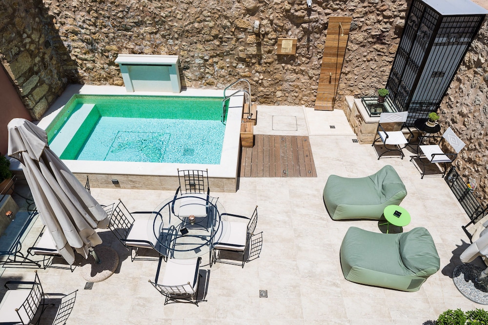 Phaedra Suites - Adults Only 23/50