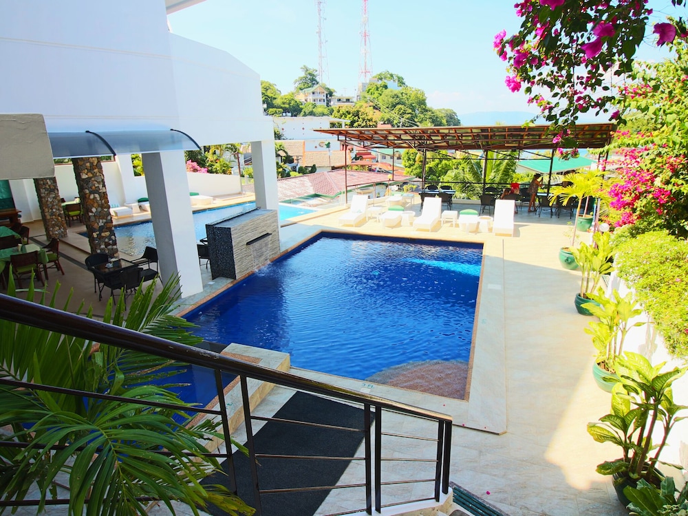Manarra Seaview Resort 57/67