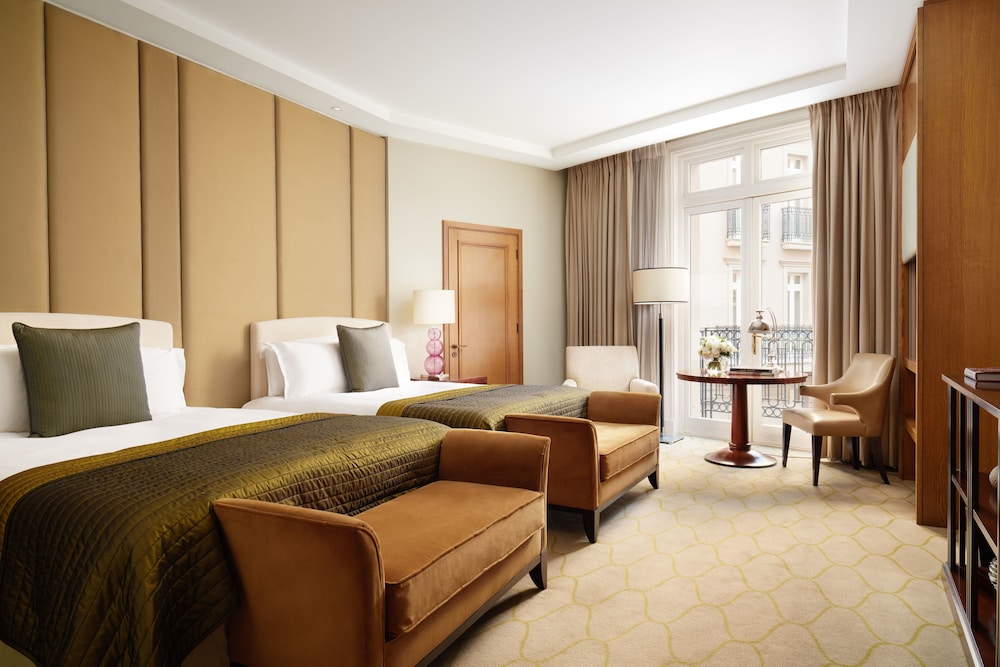 Corinthia Hotel London 47/81
