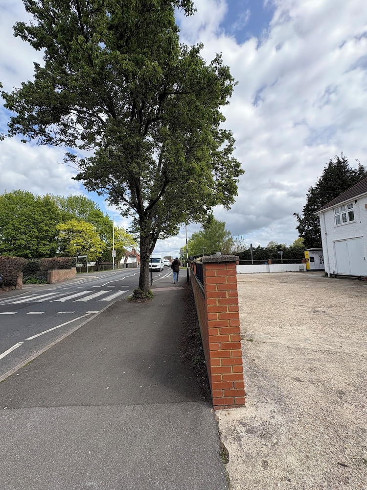 OYO Greenway Stays 25/43