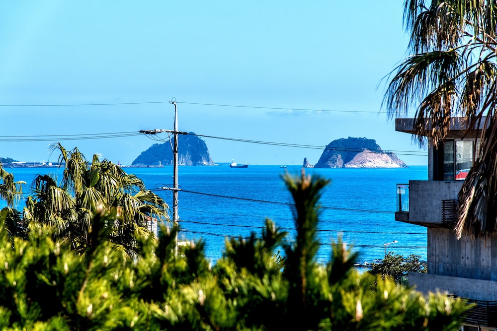 T Island Resort 62/73