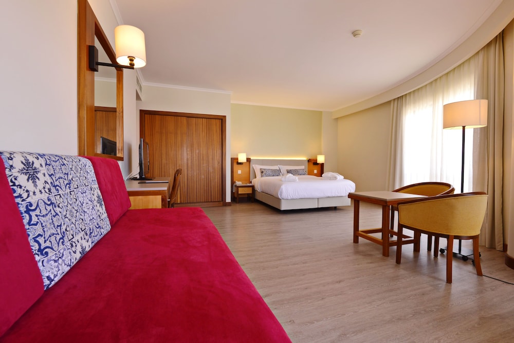 Holiday Inn Algarve Albufeira by IHG 29/79
