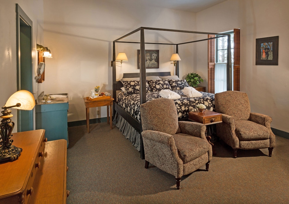 Washington House Inn 40/70