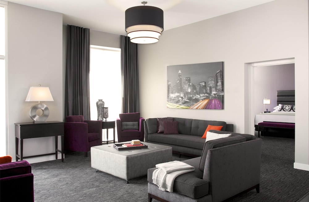 HYATT house Charlotte/Center City 33/58