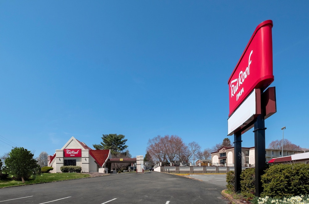 Red Roof Inn Warrenton 32/37