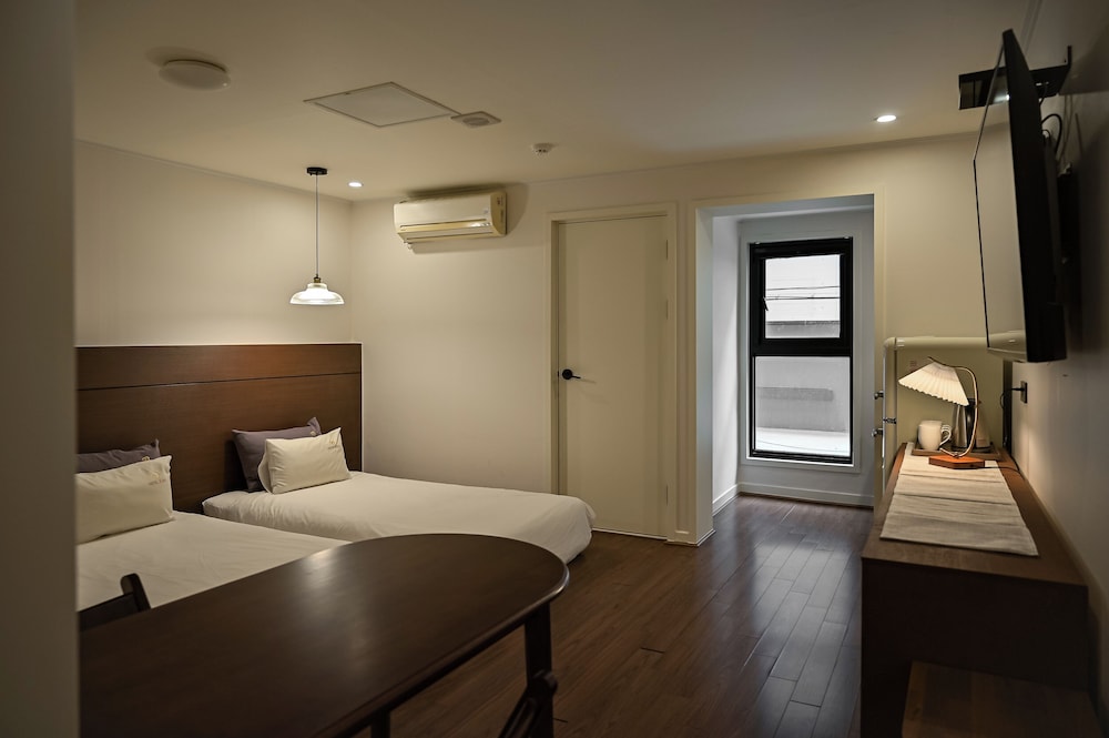 B Cent Hotel 26/58