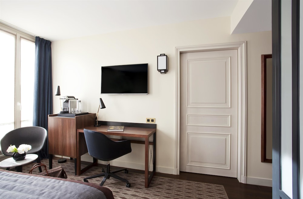 HOTEL MAYFLOWER 49/53