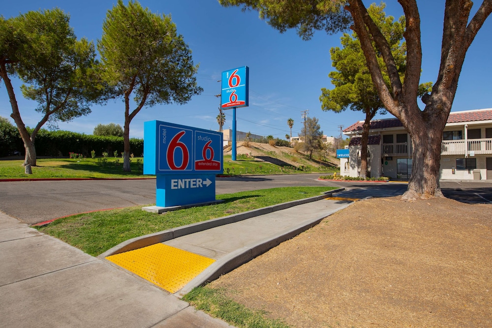Motel6 Barstow, CA 41/57