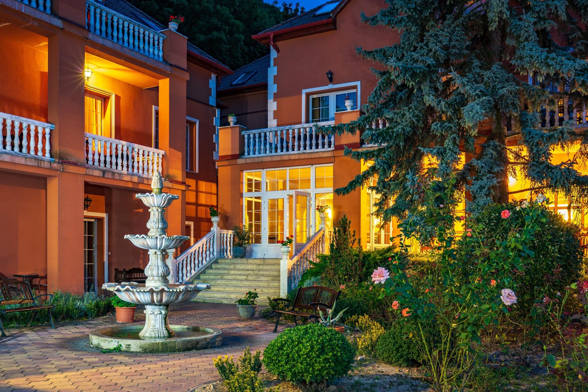 Hotel Bellevue (Bellevue Conference & Wellness Hotel) 1/38