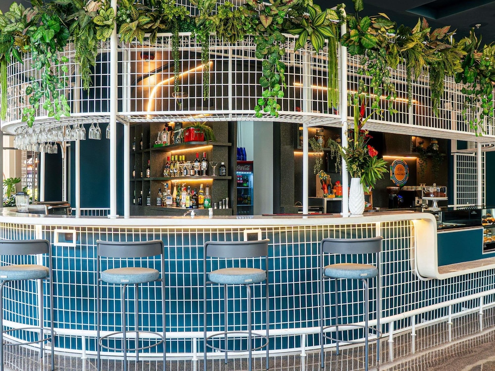 Ibis Medellin 6/67
