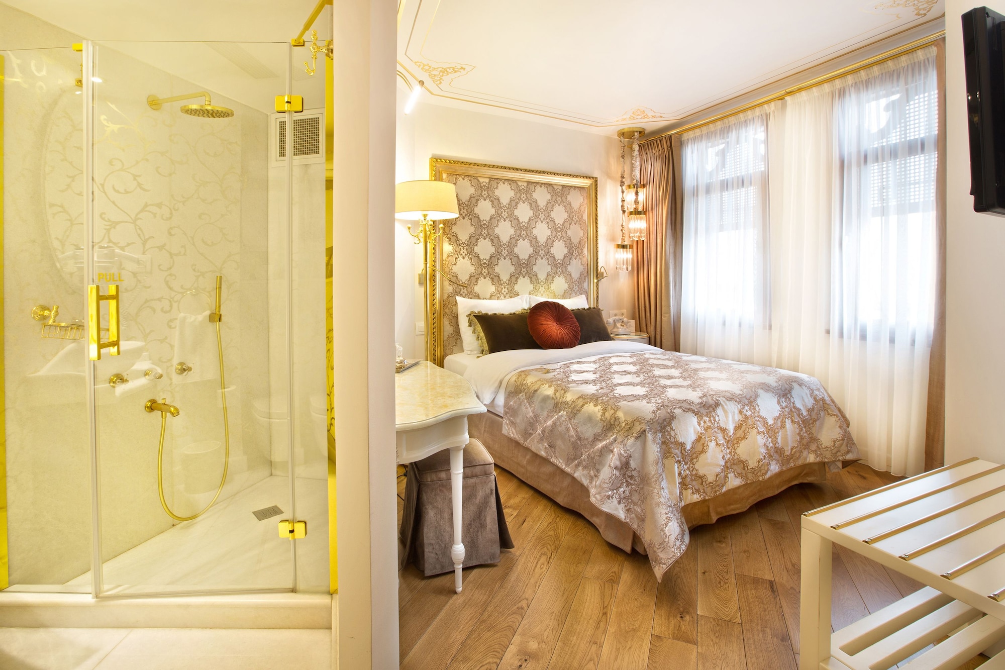 ROOM, SINGLE, DOUBLE BED