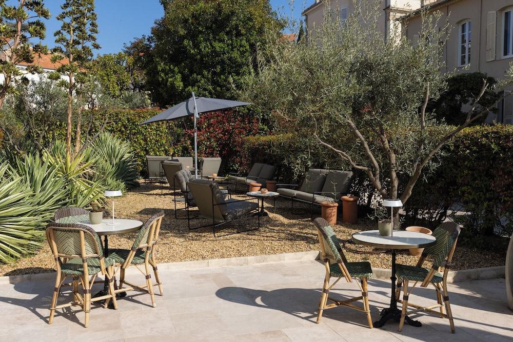 Hotel Verlaine Cannes 40/44
