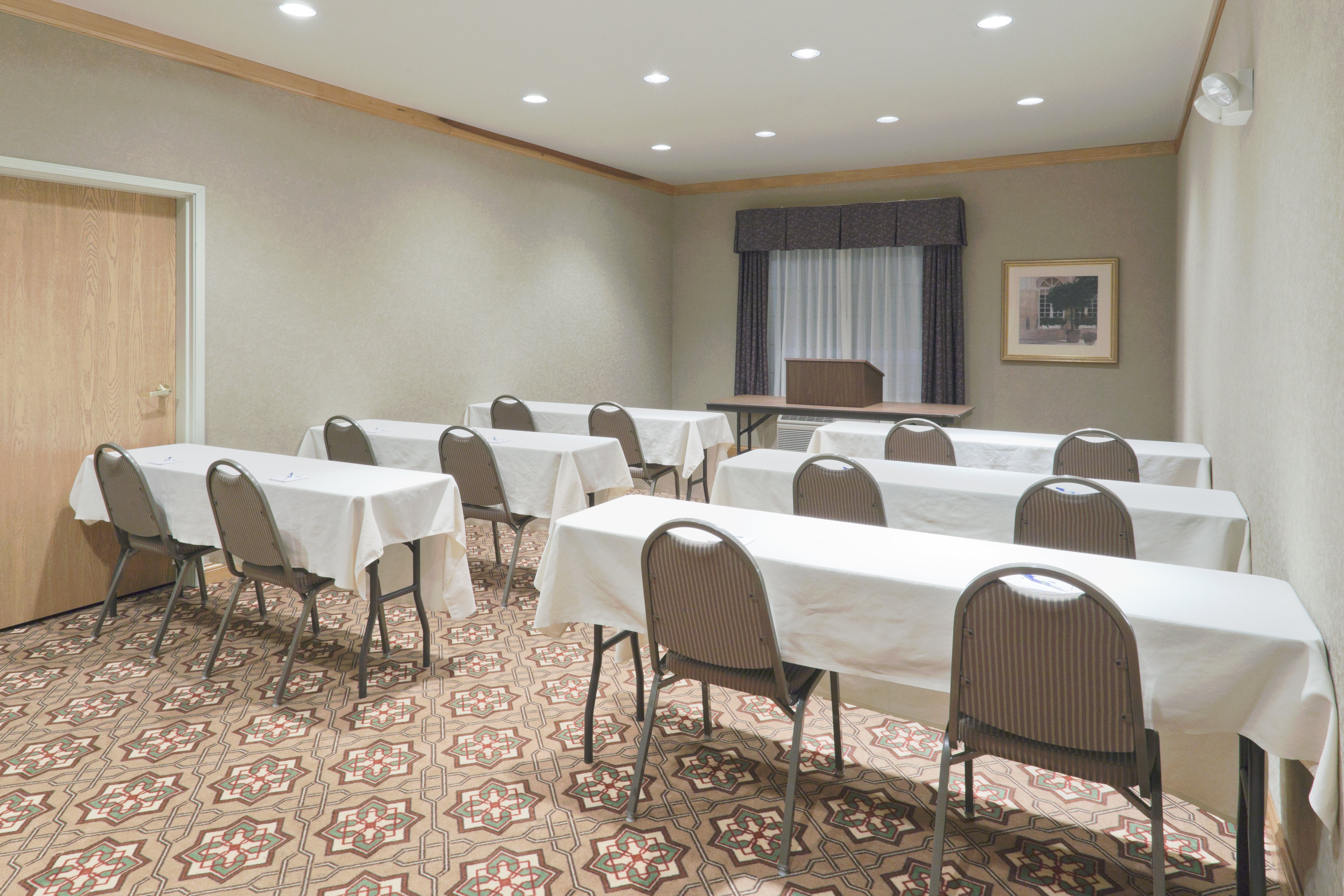 Holiday Inn Express Greensburg 48/50