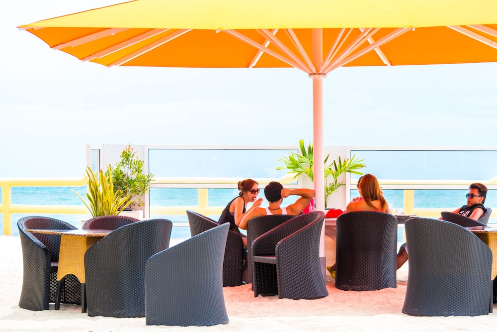 Marlins Beach Resort 9/65