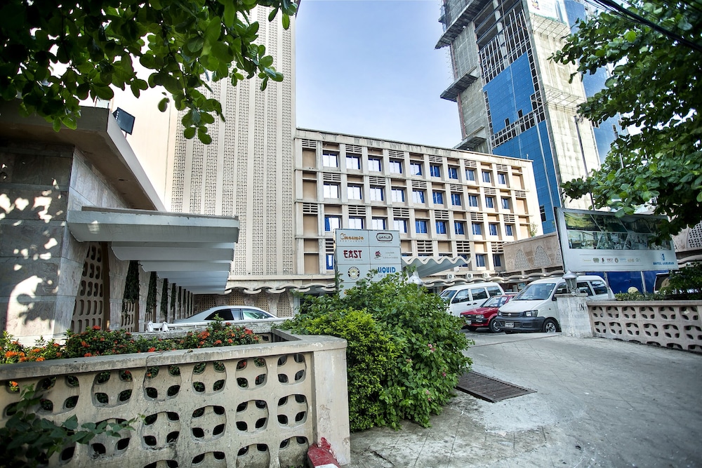 Agrabad Hotel 65/69