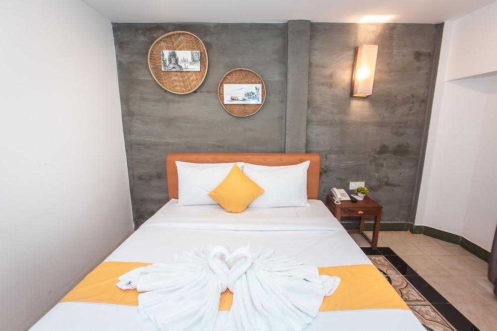 Grand Elevation Hotel 23/65