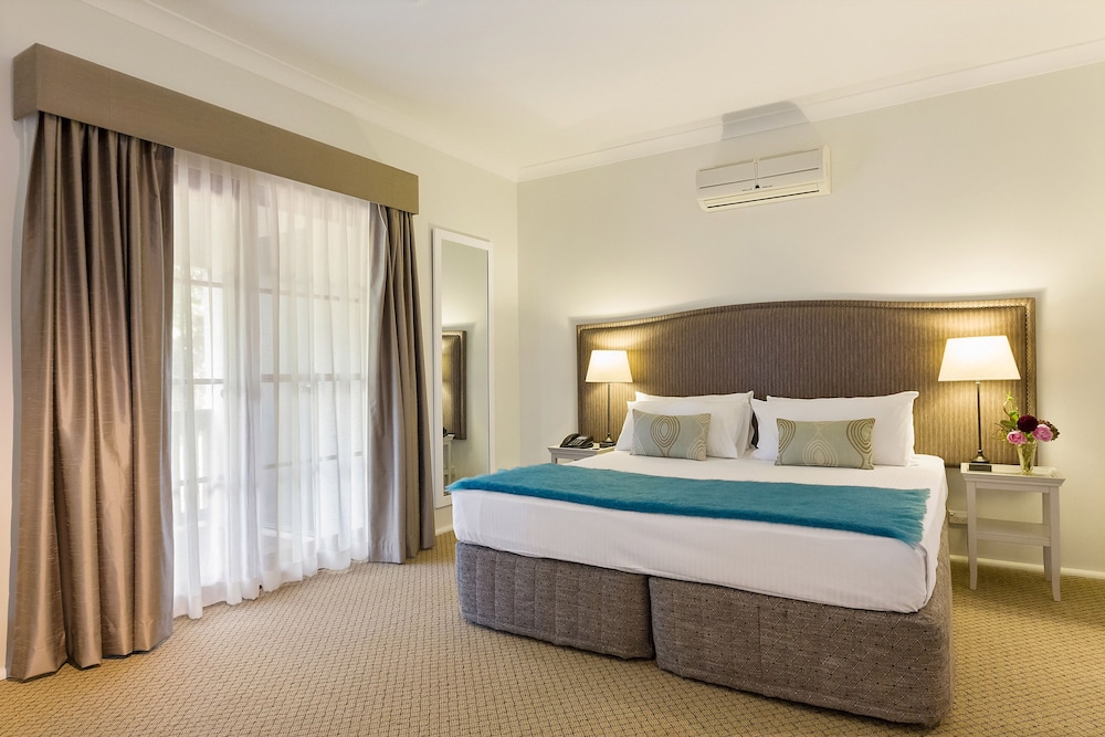 Highland, King Bed