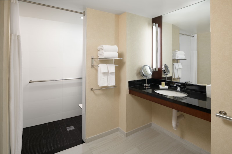 Hilton Charlotte Uptown (ex Hilton Charlotte Center City) 79/82