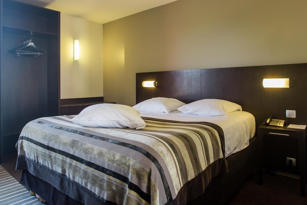 HOSTELLERIE D'AUSSOIS 11/62