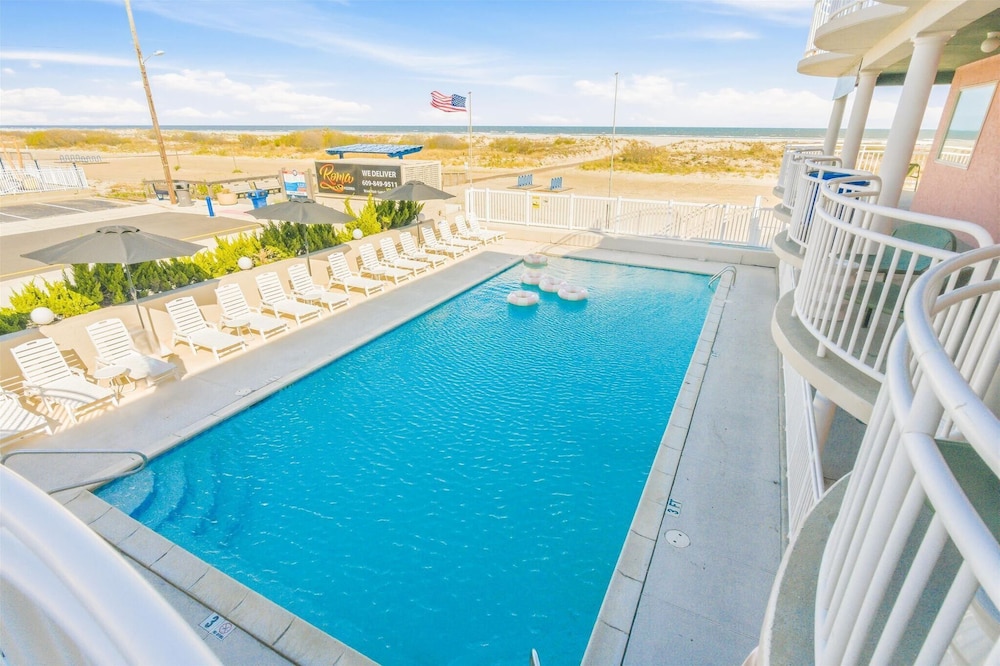 Coliseum Ocean Resort 44/64