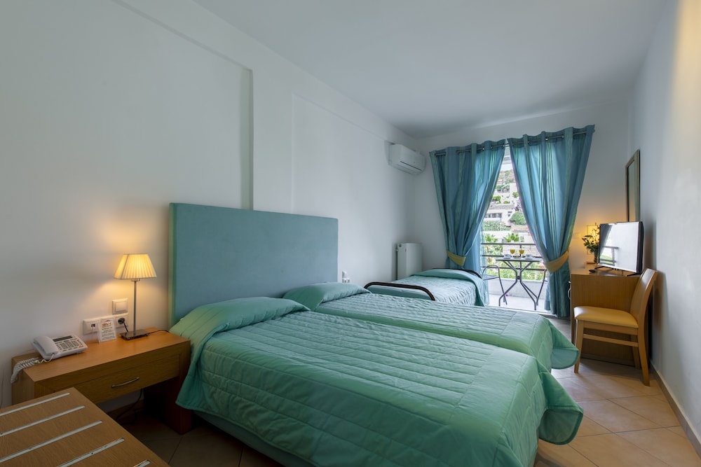 Skala Hotel 21/60