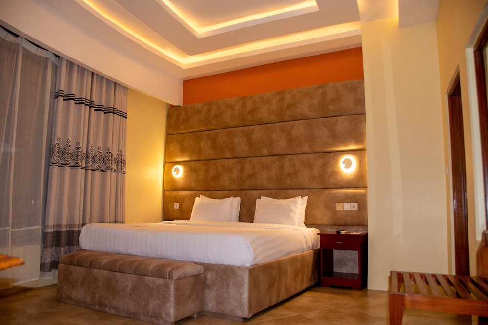Malaika Beach Resort 6/50