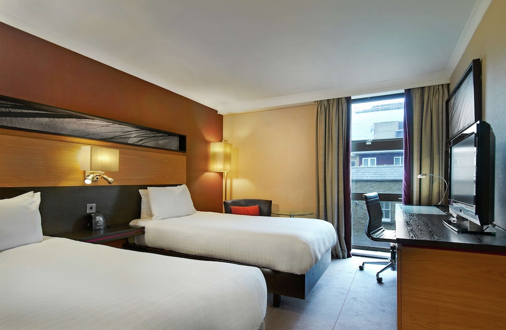 Hilton London Kensington 11/80