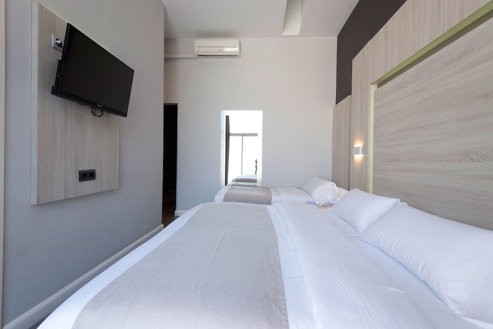 Hostal Plaza Goya Bcn 14/32