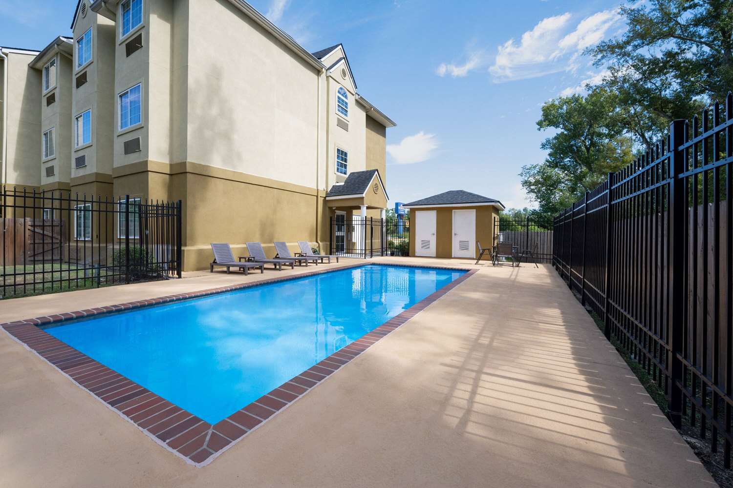 Microtel Inn & Suites by Wyndham Houma 2/33