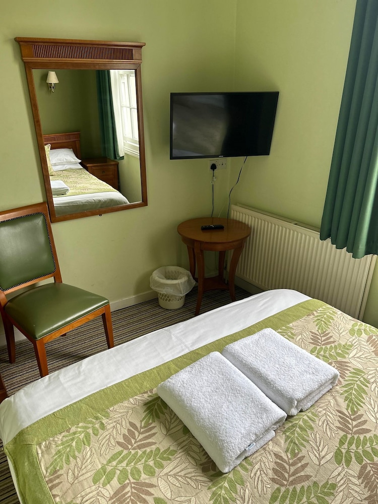 London Inn 23/43