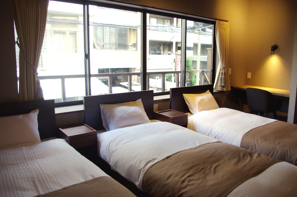 Family, Suite, 2 Futon Beds, 3 Beds