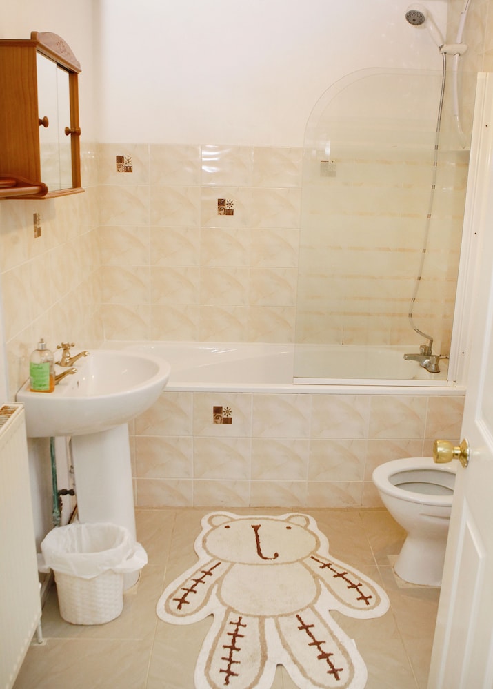 Da Vinci Guest House Gatwick 6/56