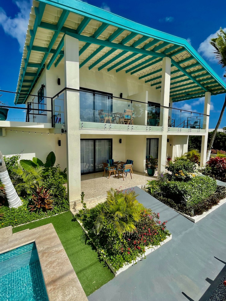 The Vistalmar Ocean View Apartments 6/50