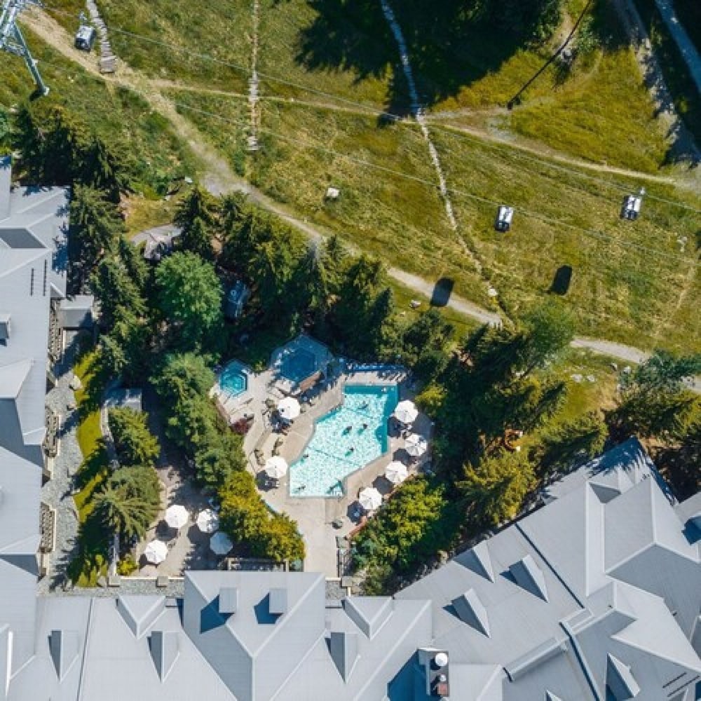 Blackcomb Springs Suites by CLIQUE 62/70