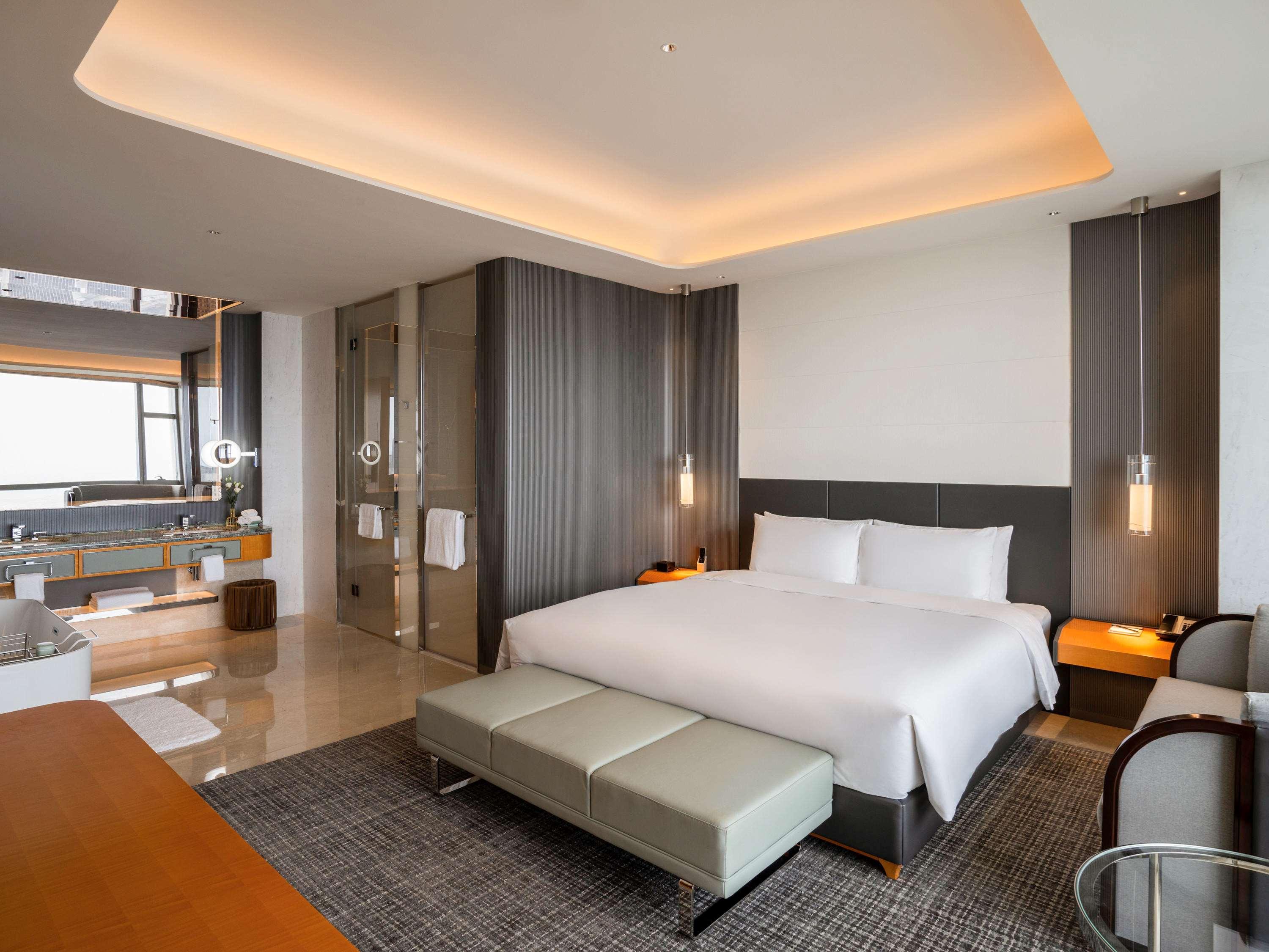 Junior Suite, King Bed