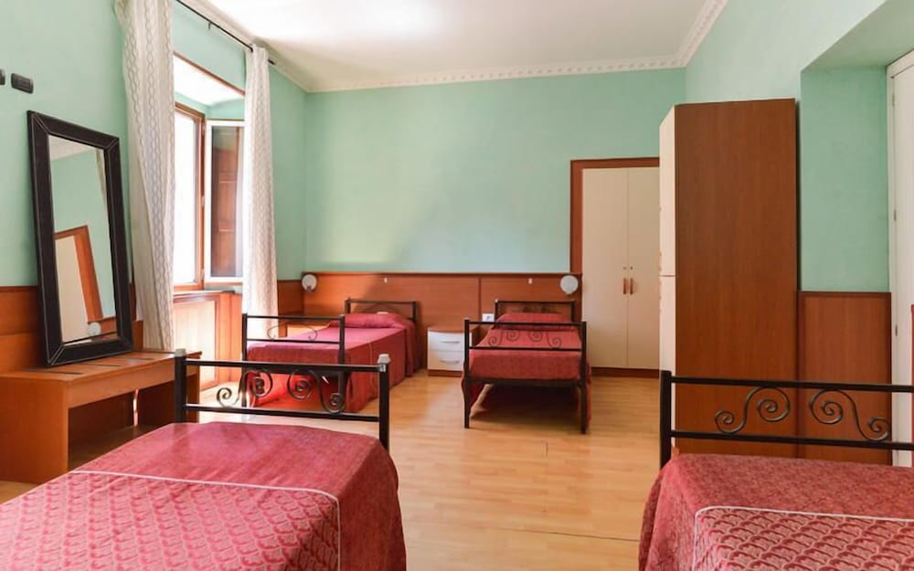 Hostel Beauty 18/64