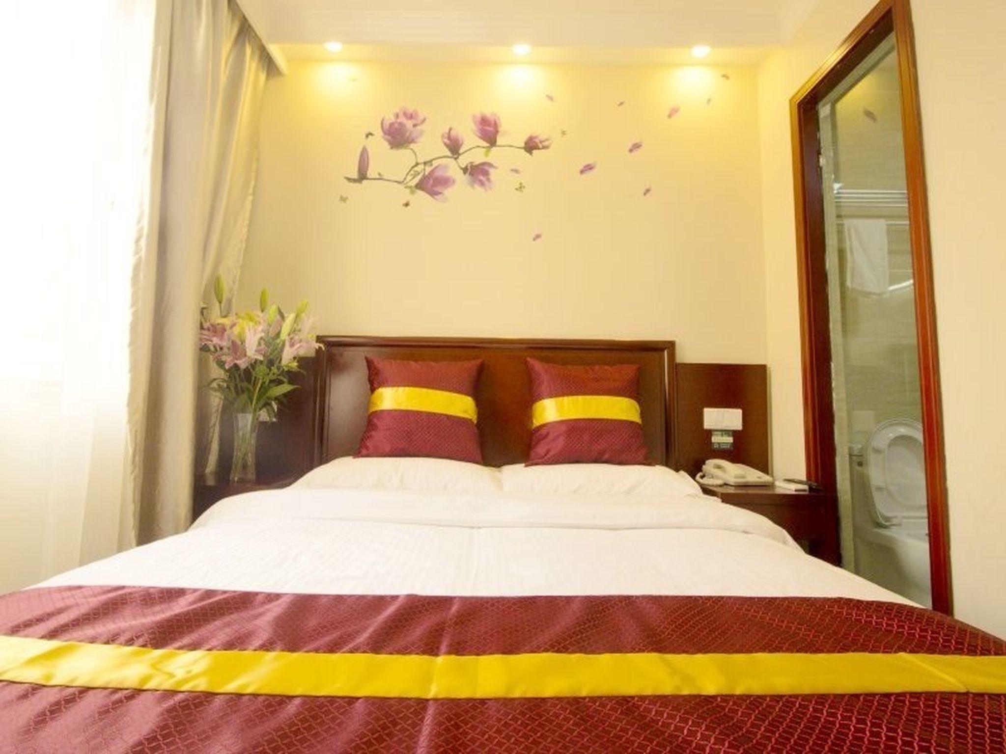 GreenTree Inn Shanghai World Expo Site Yangsi Metro Station Shell Hotel 7/16