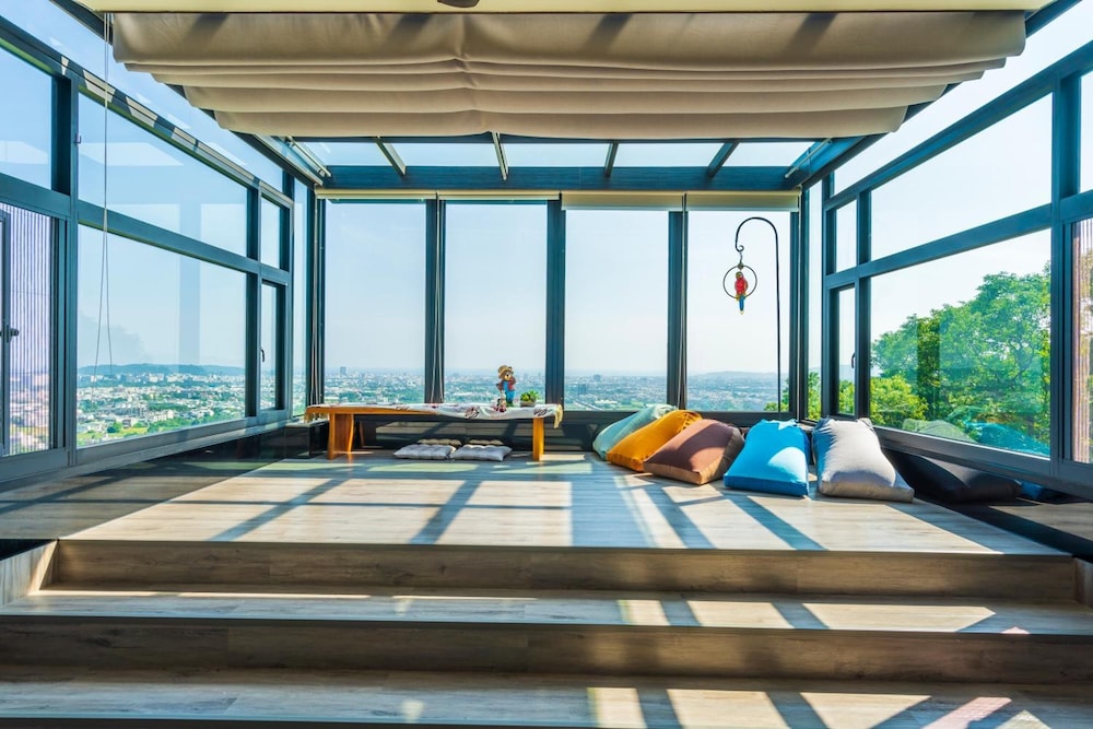 Azure Villa 24/41