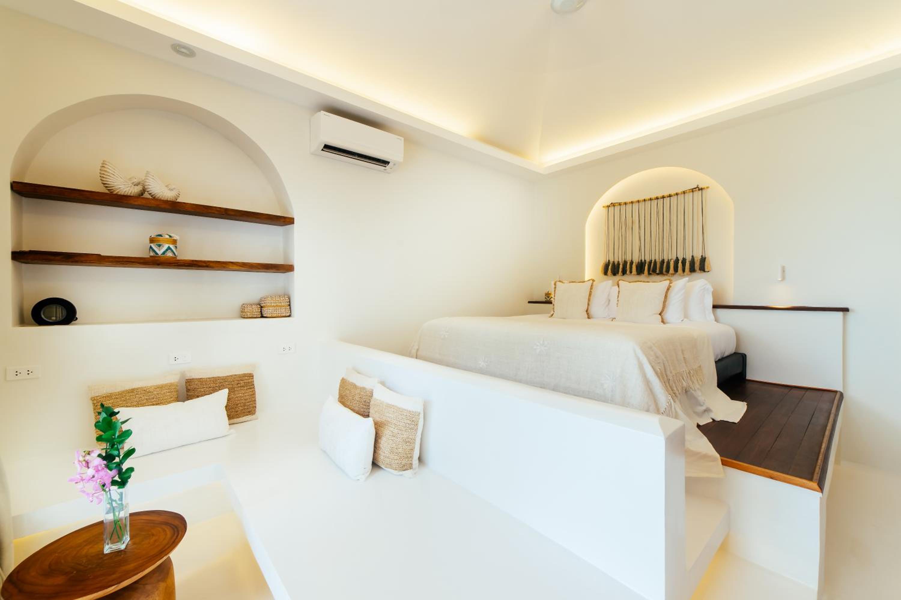 Suite, Sea View