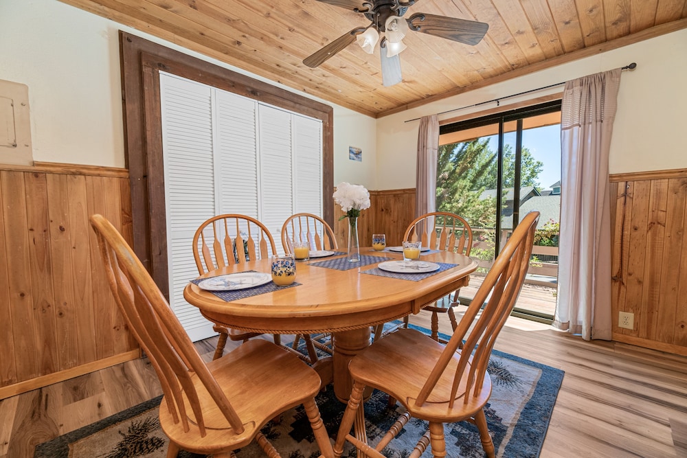 Big Bear Lakefront Lodge 40/50