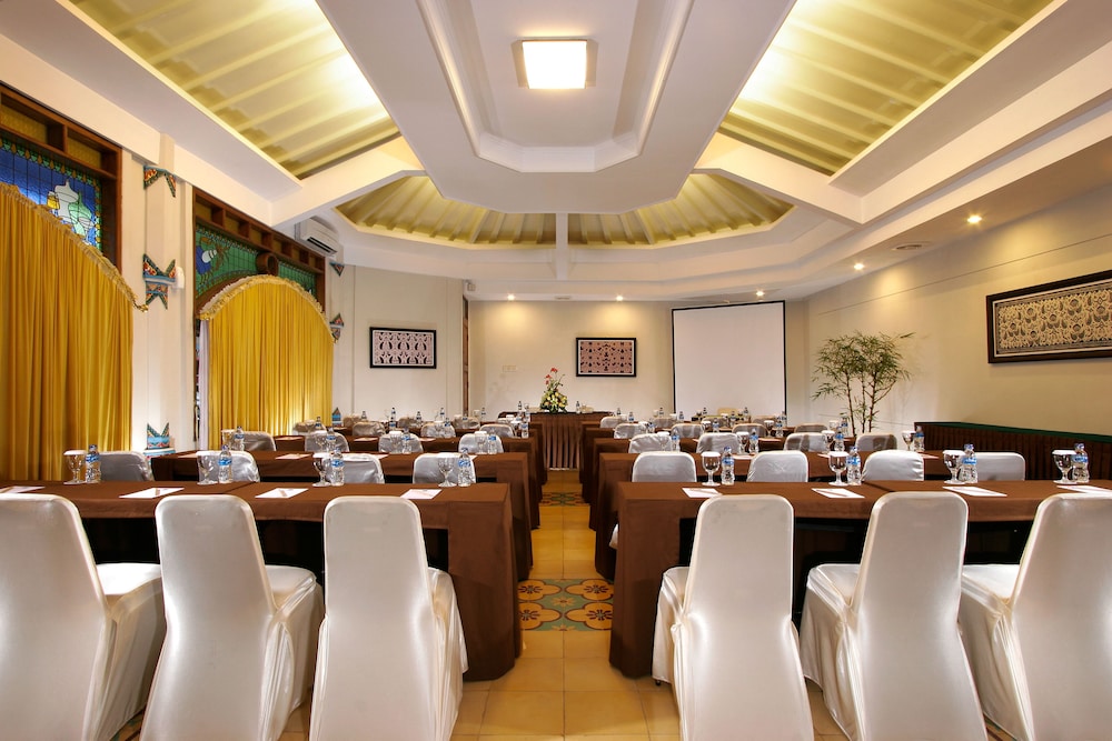 Cakra Kusuma Hotel 43/49