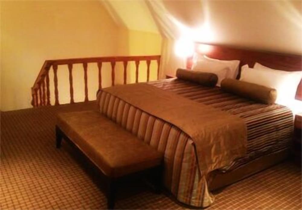 Grand Towers Hotel 13/50