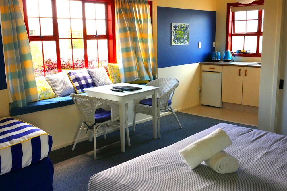 Ducks &amp; Drakes Boutique Motel &amp; Backpackers 20/43