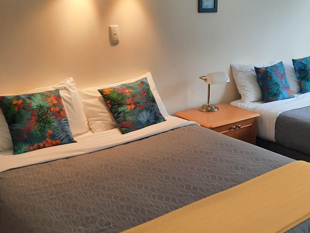 Pembrooke Motor Lodge, Whangarei 24/29
