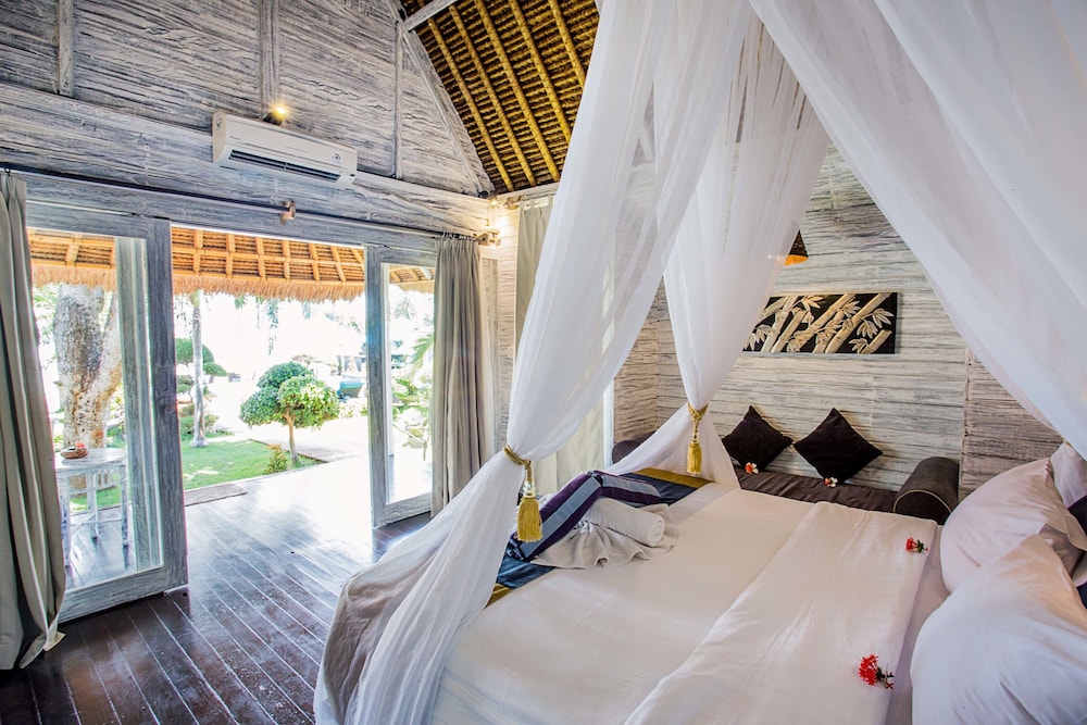 Lembongan Bay Shore Huts 13/71
