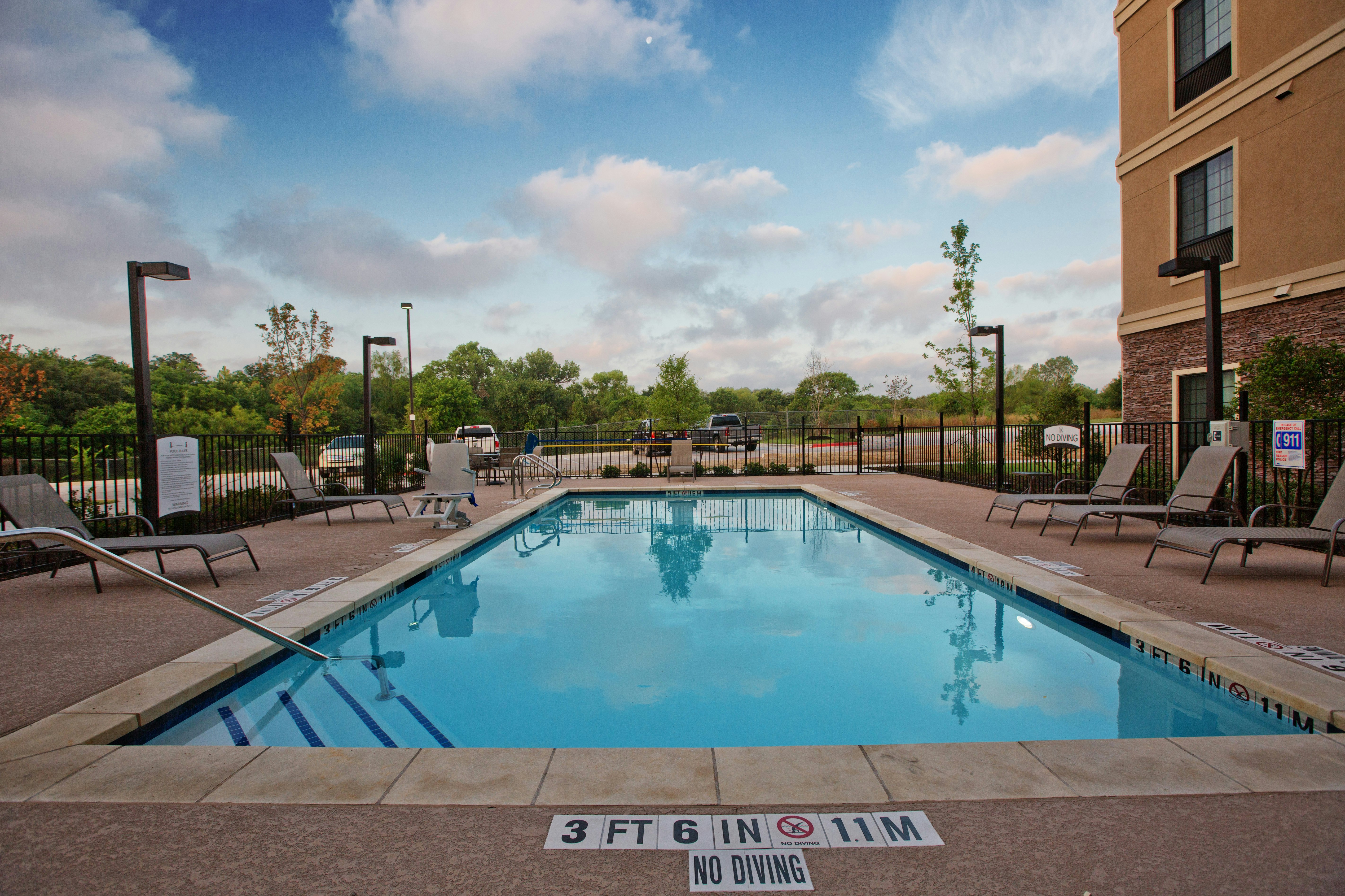 Staybridge Suites Austin South Interstate Hwy 35 56/58